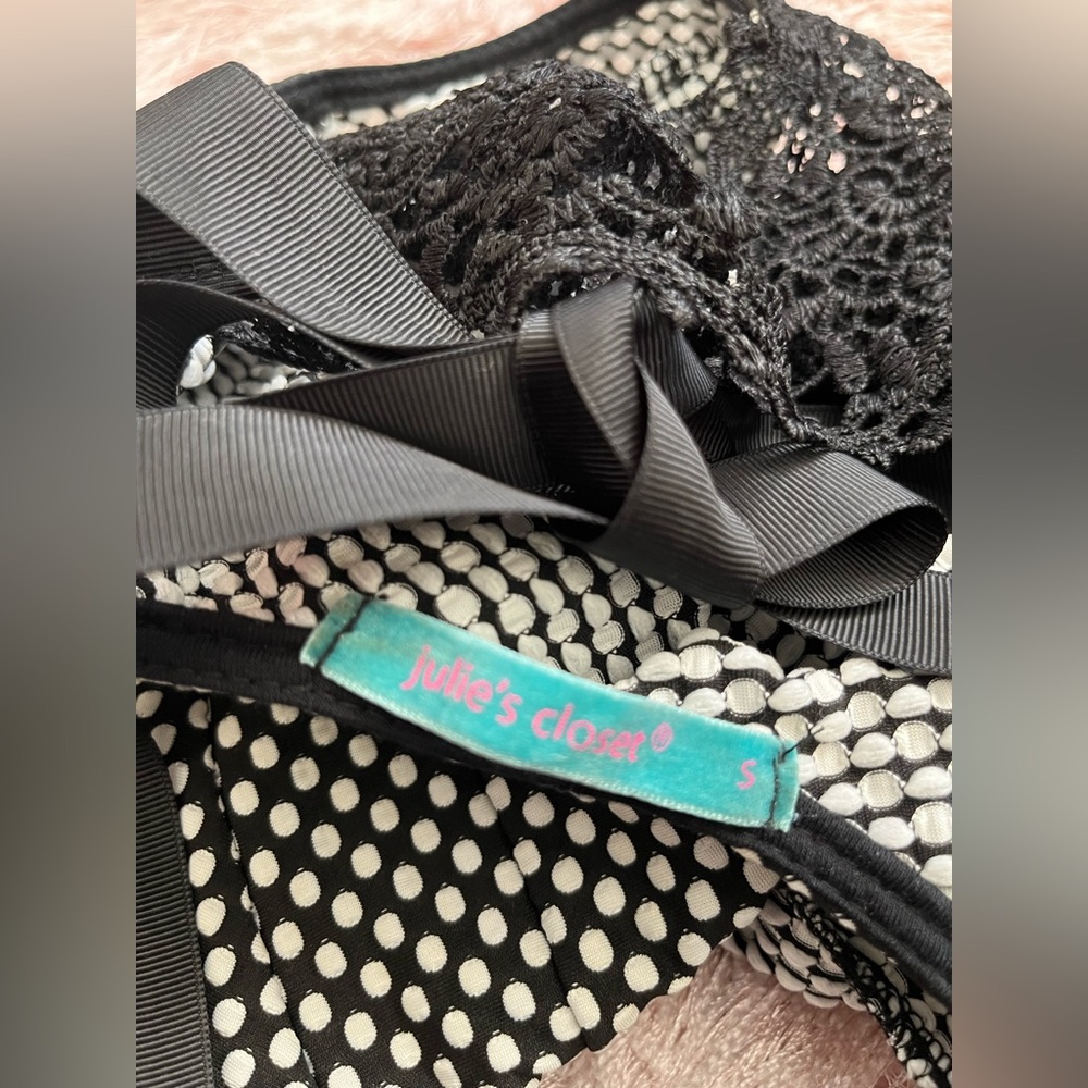 Black and White Pelpum Embroidered Lace Top - Picture 9 of 10